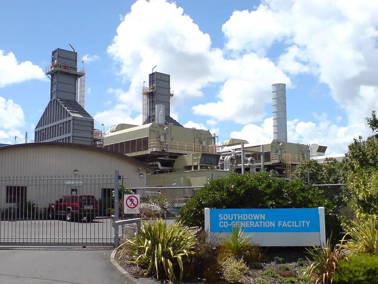 A cogeneration plant with cooling stacks